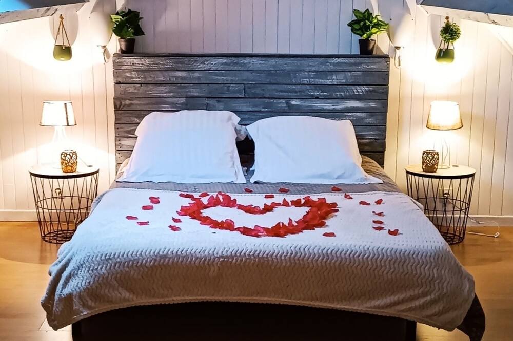 Photo of Bedroom in Ablon