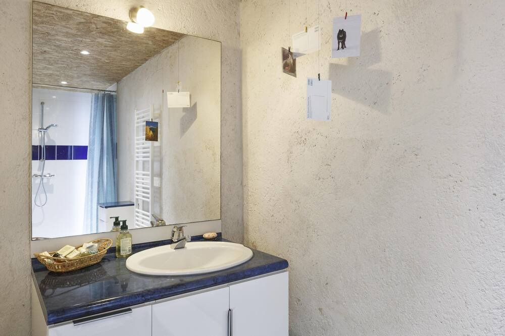 Photo of Bathroom in La Binquenais