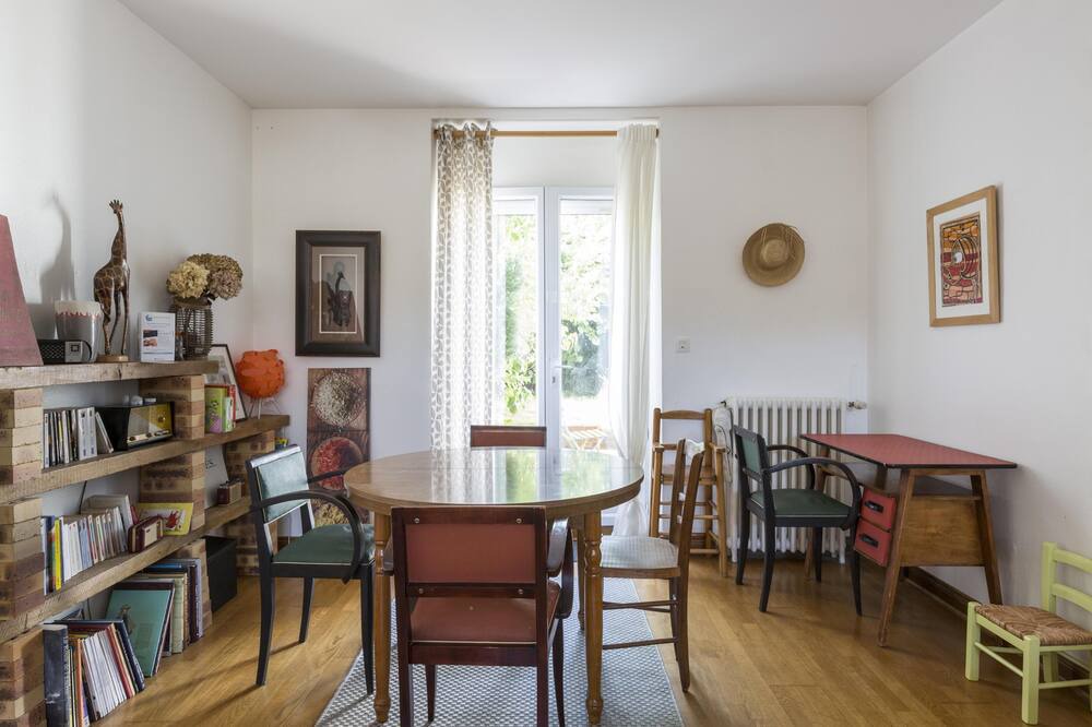 Photo of Livingroom in Sainte-Therese - Quineleu