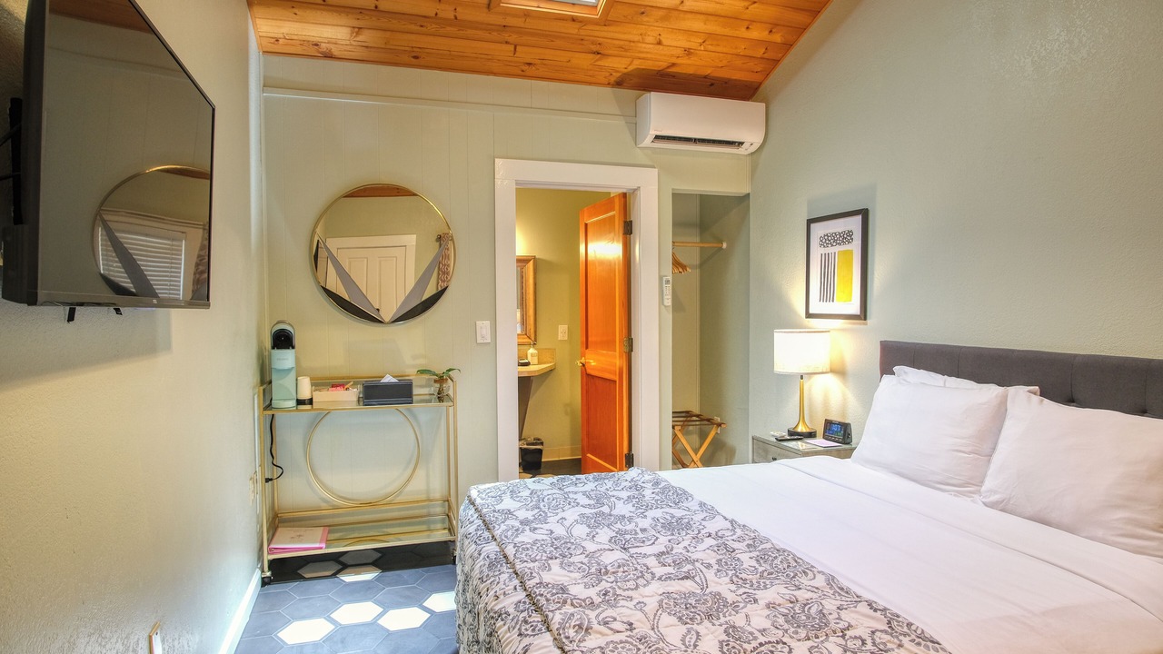 Photo of Bedroom in Ashland