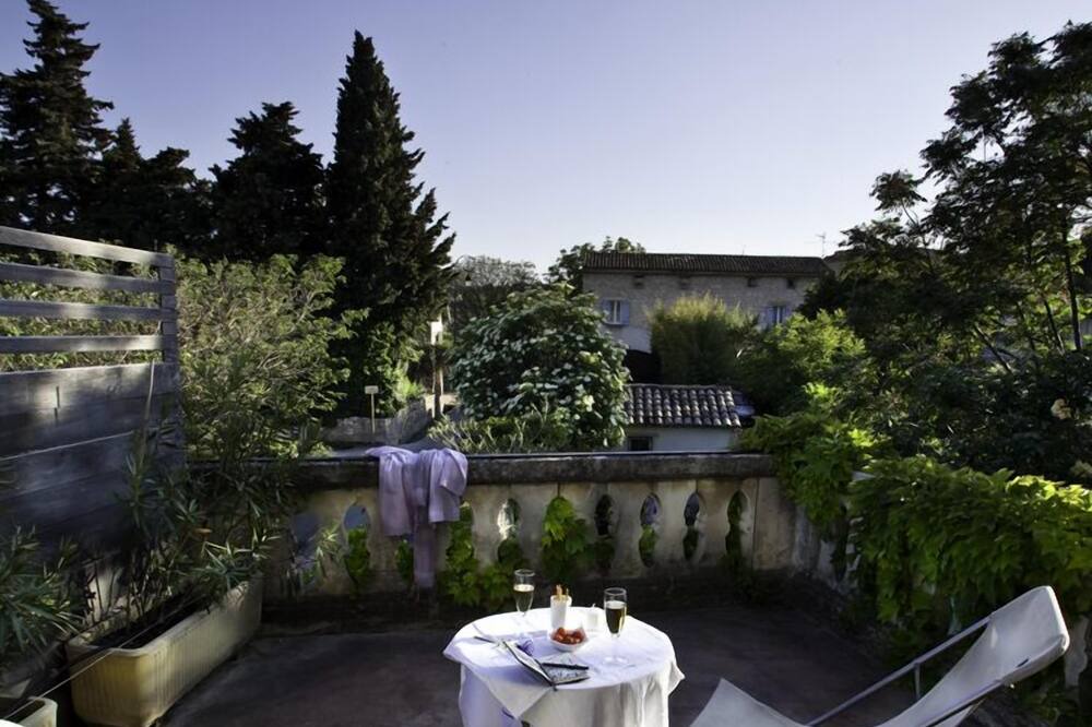Photo of Patio Balcony in Saint-Laurent-des-Arbres
