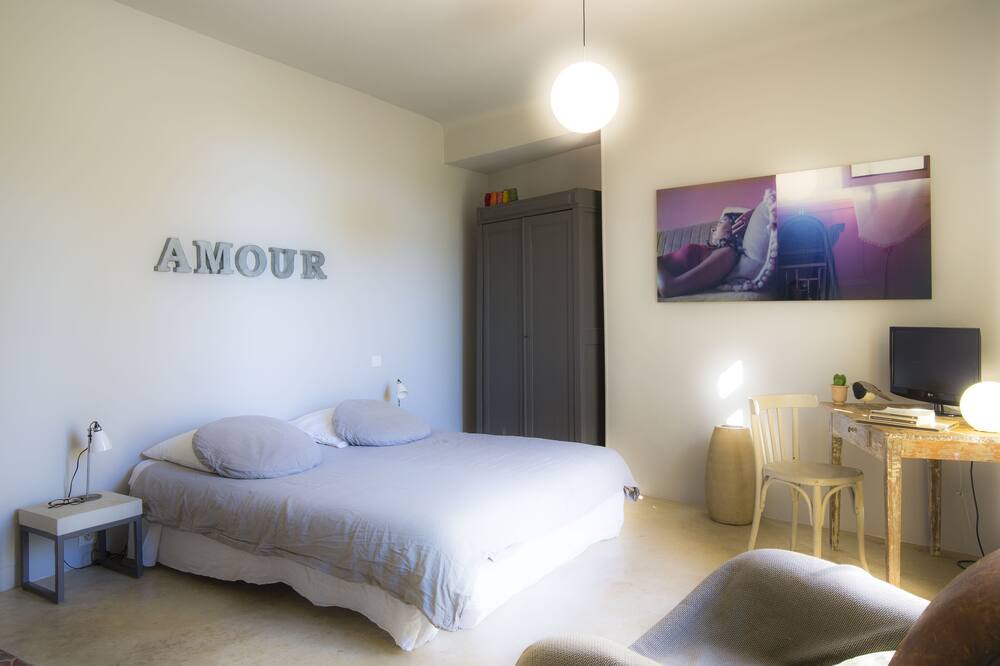 Photo of Bedroom in Saint-Laurent-des-Arbres