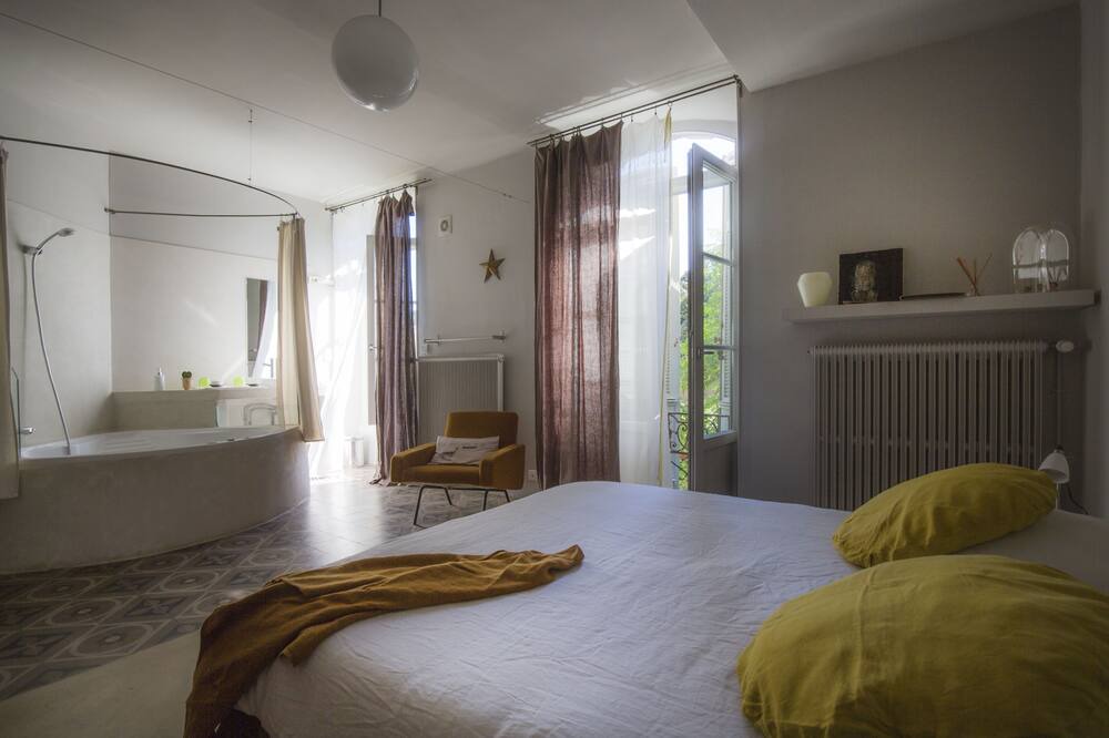 Photo of Bedroom in Saint-Laurent-des-Arbres