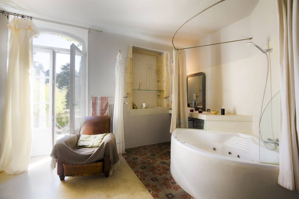 Photo of Bedroom in Saint-Laurent-des-Arbres