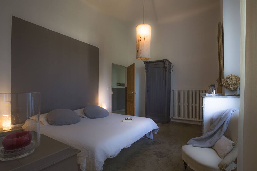 Photo of Bedroom in Saint-Laurent-des-Arbres