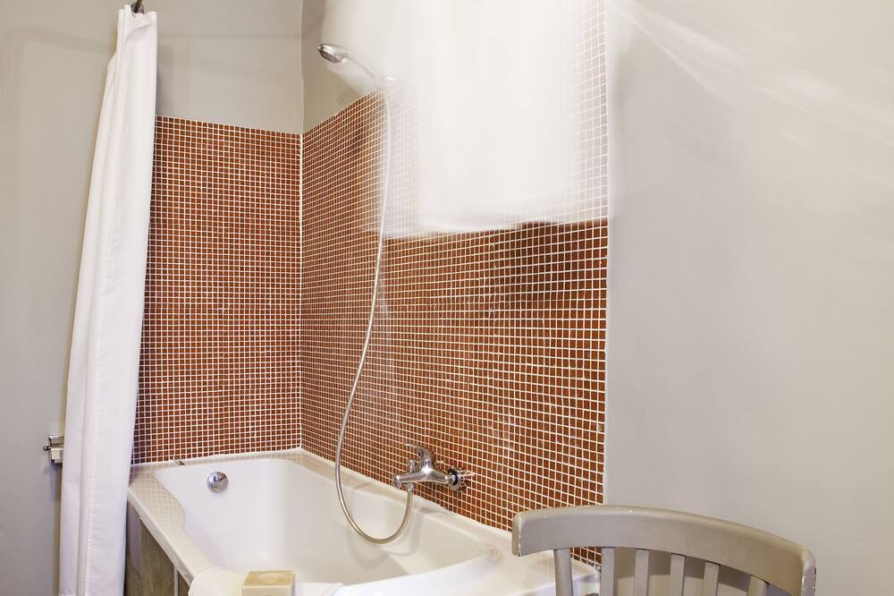 Photo of Bathroom in Saint-Laurent-des-Arbres