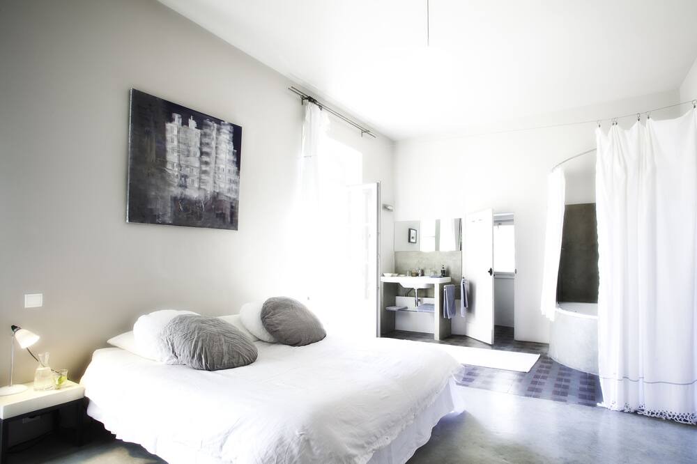 Photo of Bedroom in Saint-Laurent-des-Arbres