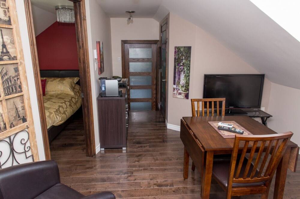 Photo of Livingroom in Jonquiere