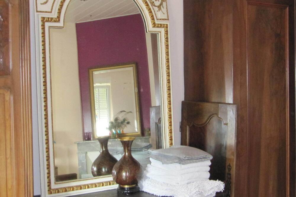 Photo of Bedroom in Vernou-sur-Brenne