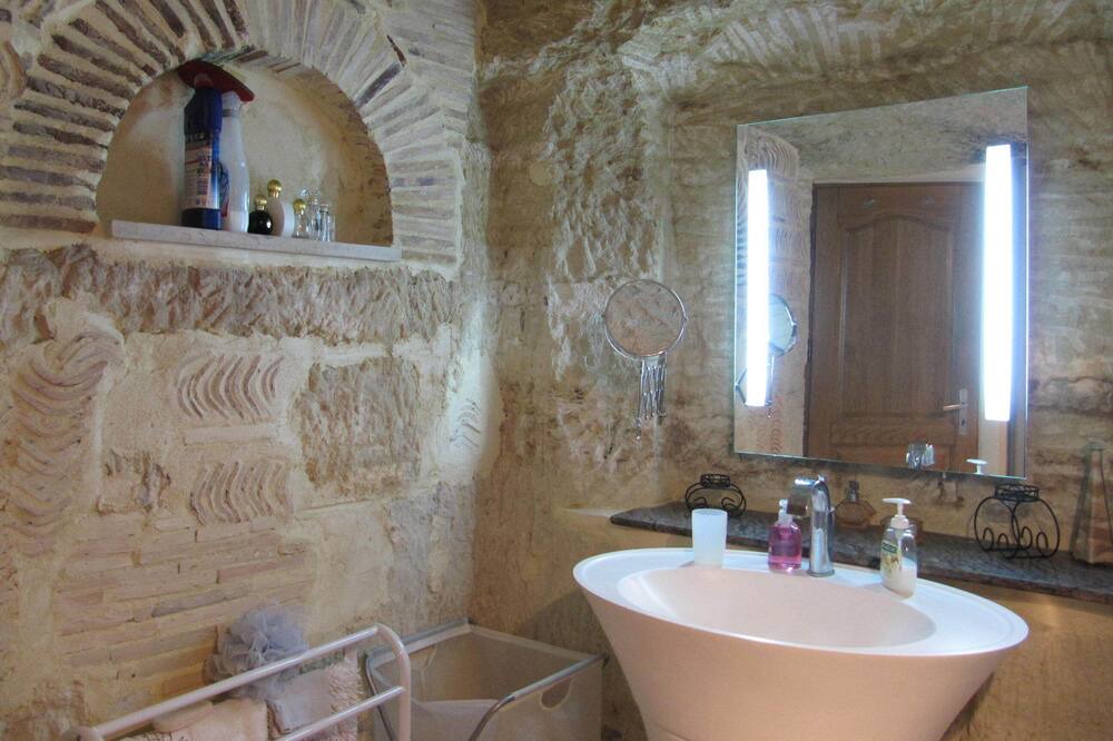 Photo of Bathroom in Vernou-sur-Brenne