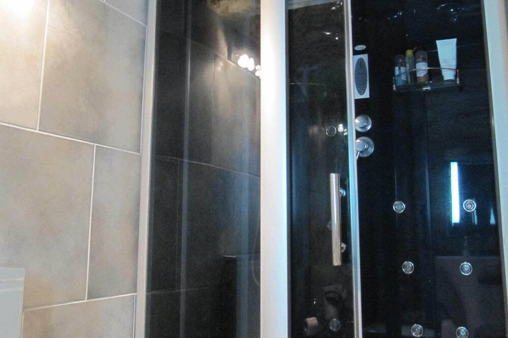 Photo of Bathroom in Vernou-sur-Brenne