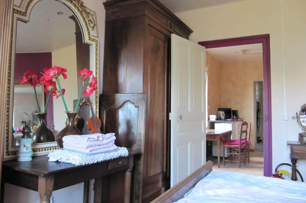Photo of Bedroom in Vernou-sur-Brenne