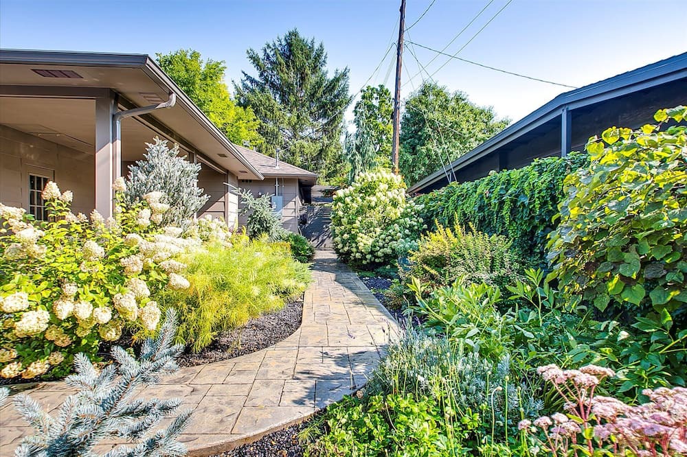 Photo of Outdoor in East End