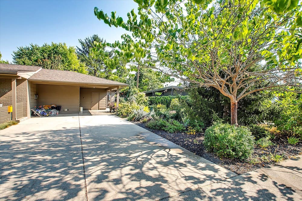 Photo of Others in East End