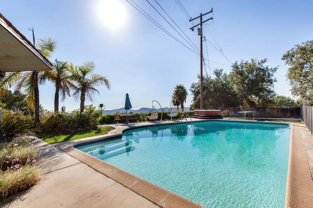 Photo of Outdoor in Altadena