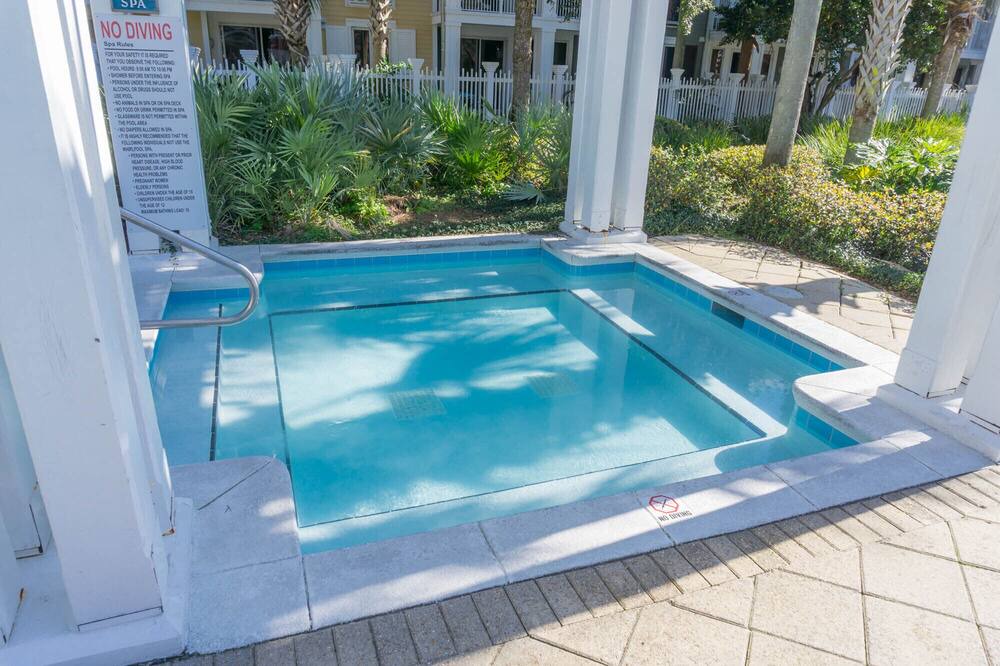 Photo of Outdoor in Baytowne Wharf