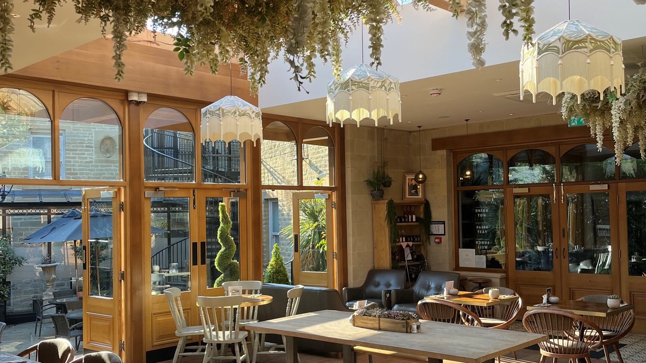 Photo of Others in Ainley Top