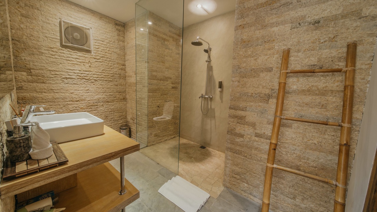 Photo of Bathroom in Petulu