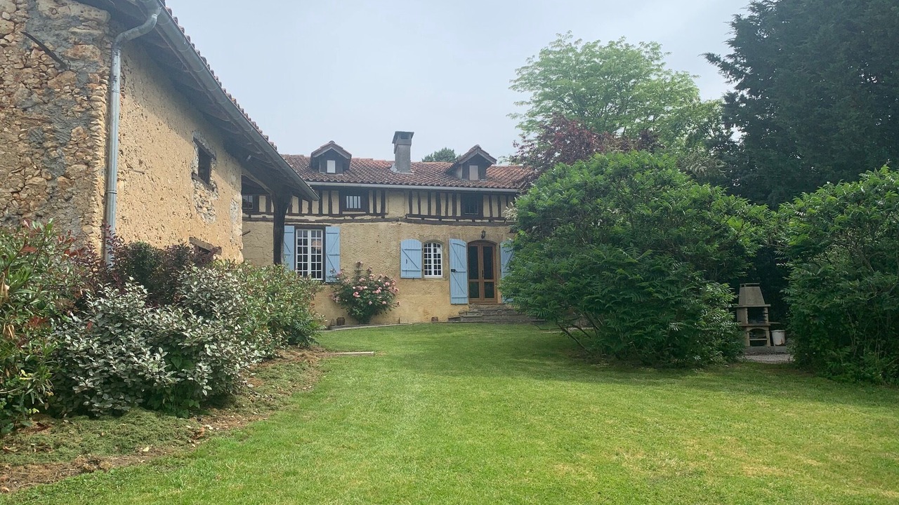 Photo of Outdoor in Lespugue