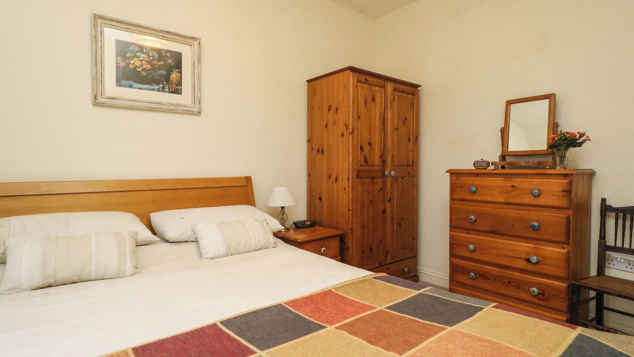 Photo of Others in Black Torrington