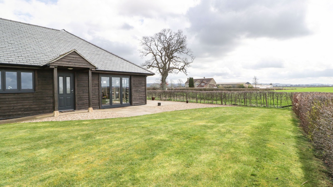 Photo of Others in Queen Camel