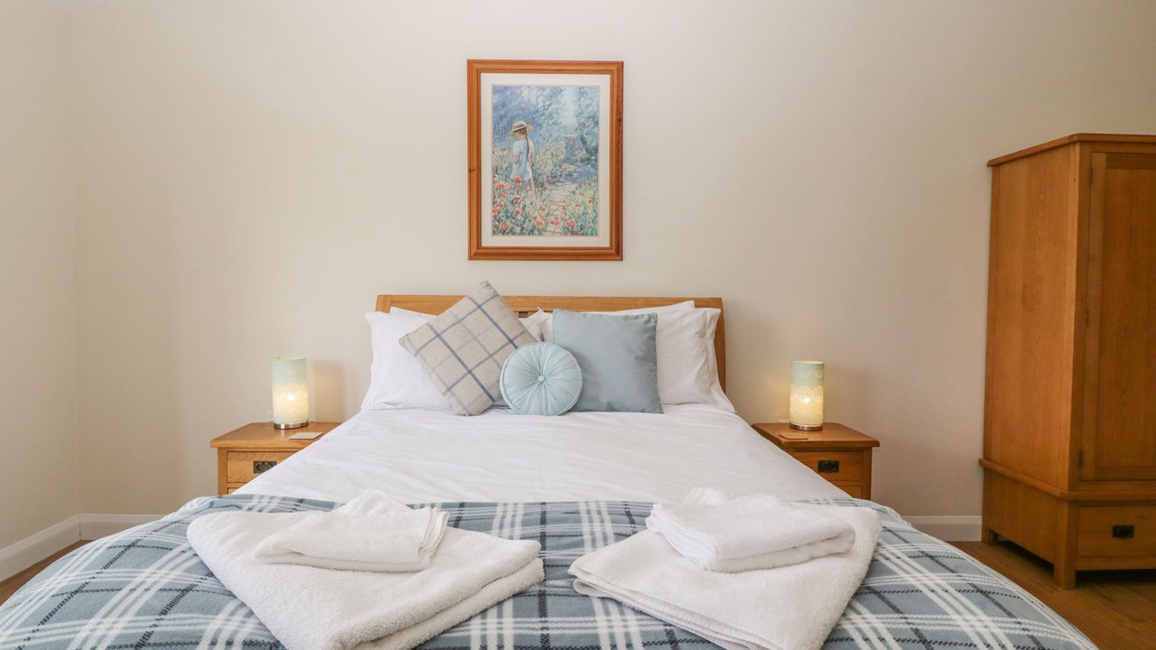 Photo of Others in Queen Camel