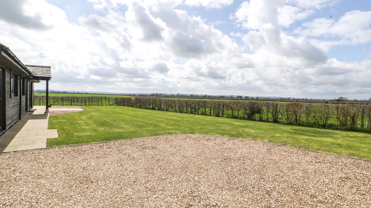 Photo of Others in Queen Camel