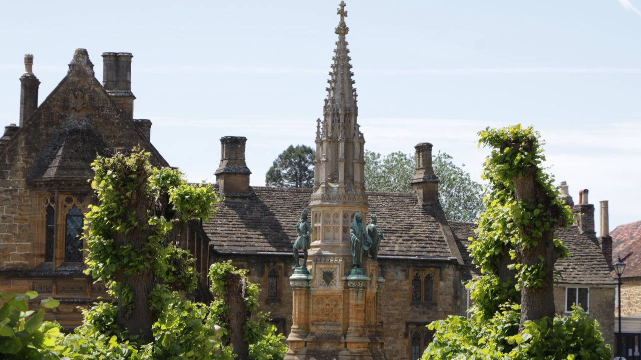 Photo of Others in Queen Camel