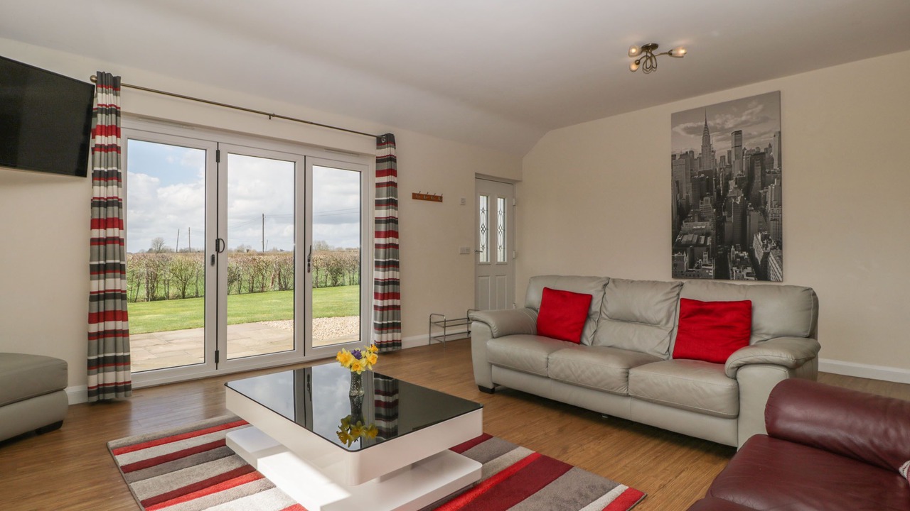 Photo of Others in Queen Camel