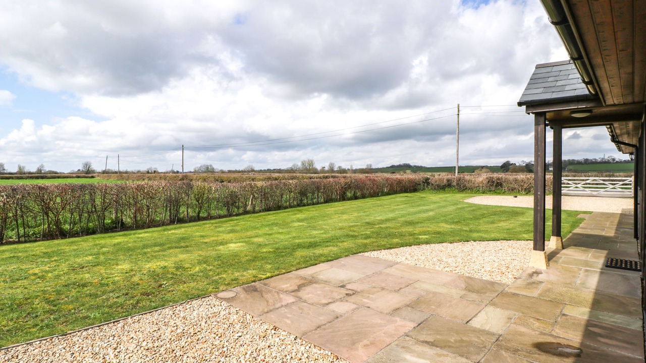 Photo of Others in Queen Camel