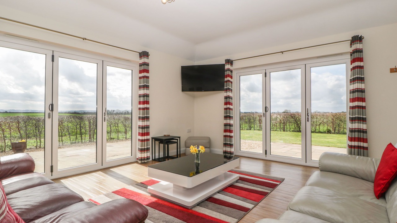 Photo of Others in Queen Camel