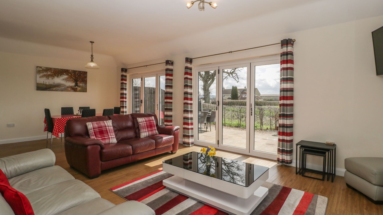 Photo of Others in Queen Camel