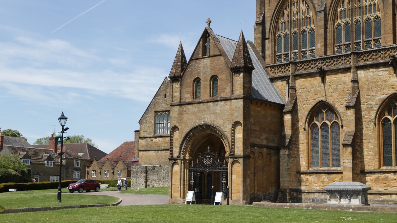 Photo of Others in Queen Camel