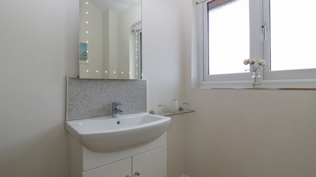 Photo of Bathroom in Queen Camel