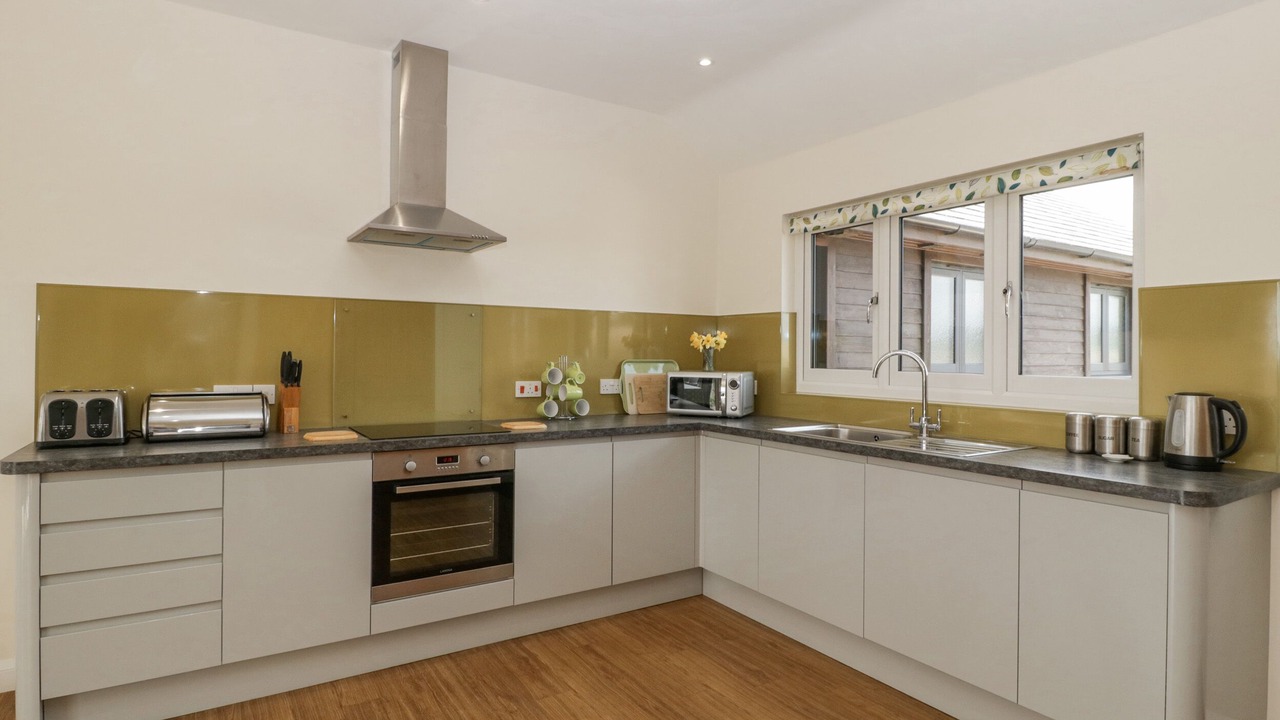 Photo of Others in Queen Camel