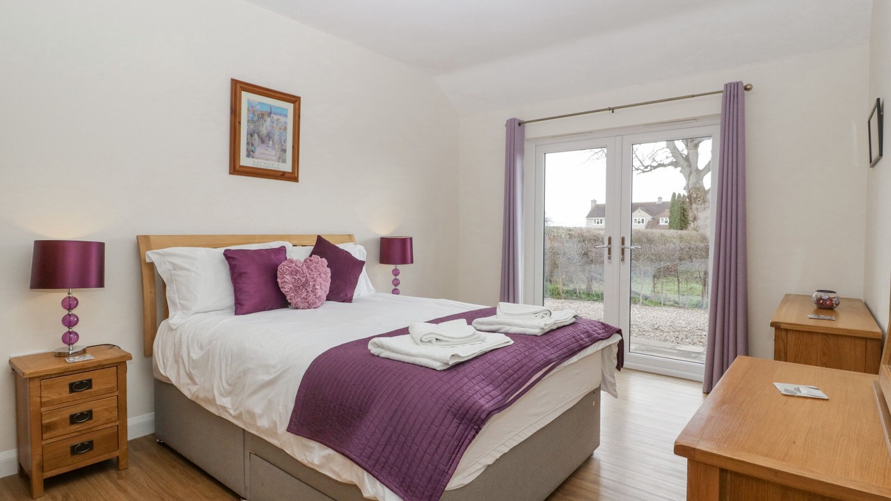 Photo of Others in Queen Camel