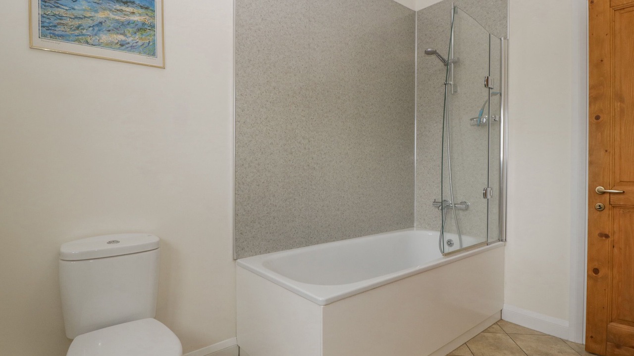 Photo of Bathroom in Queen Camel