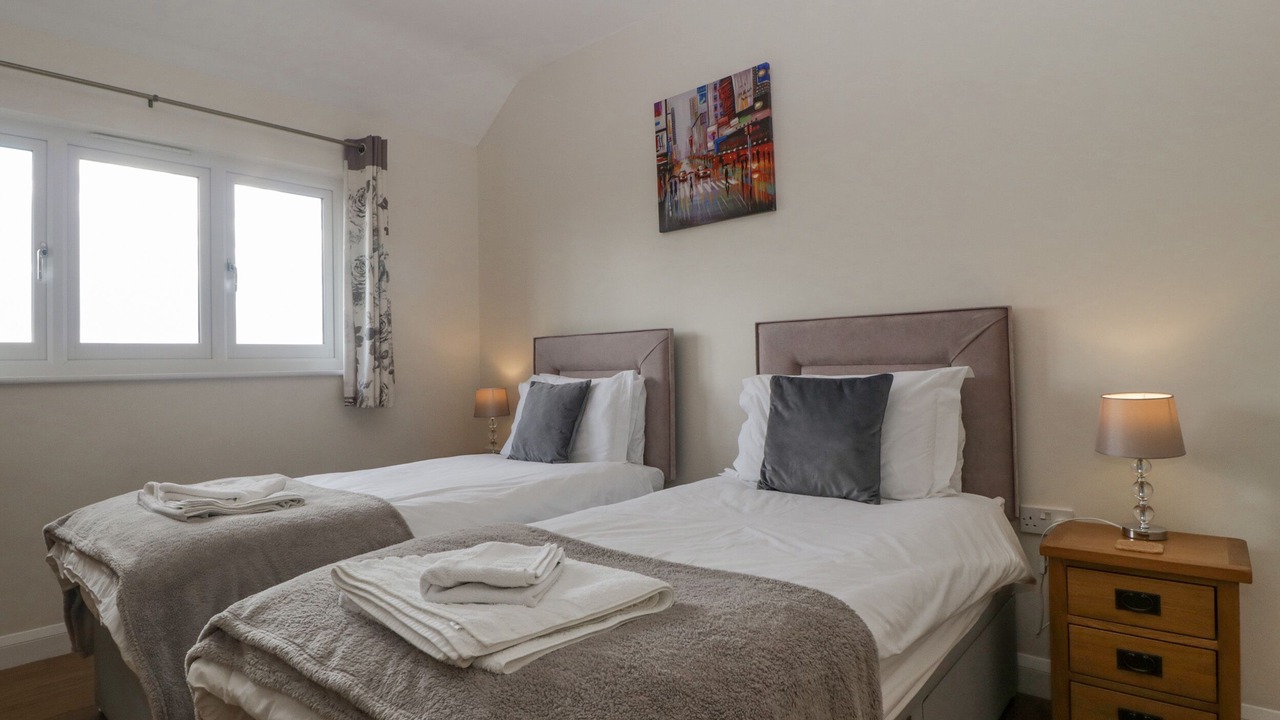 Photo of Others in Queen Camel