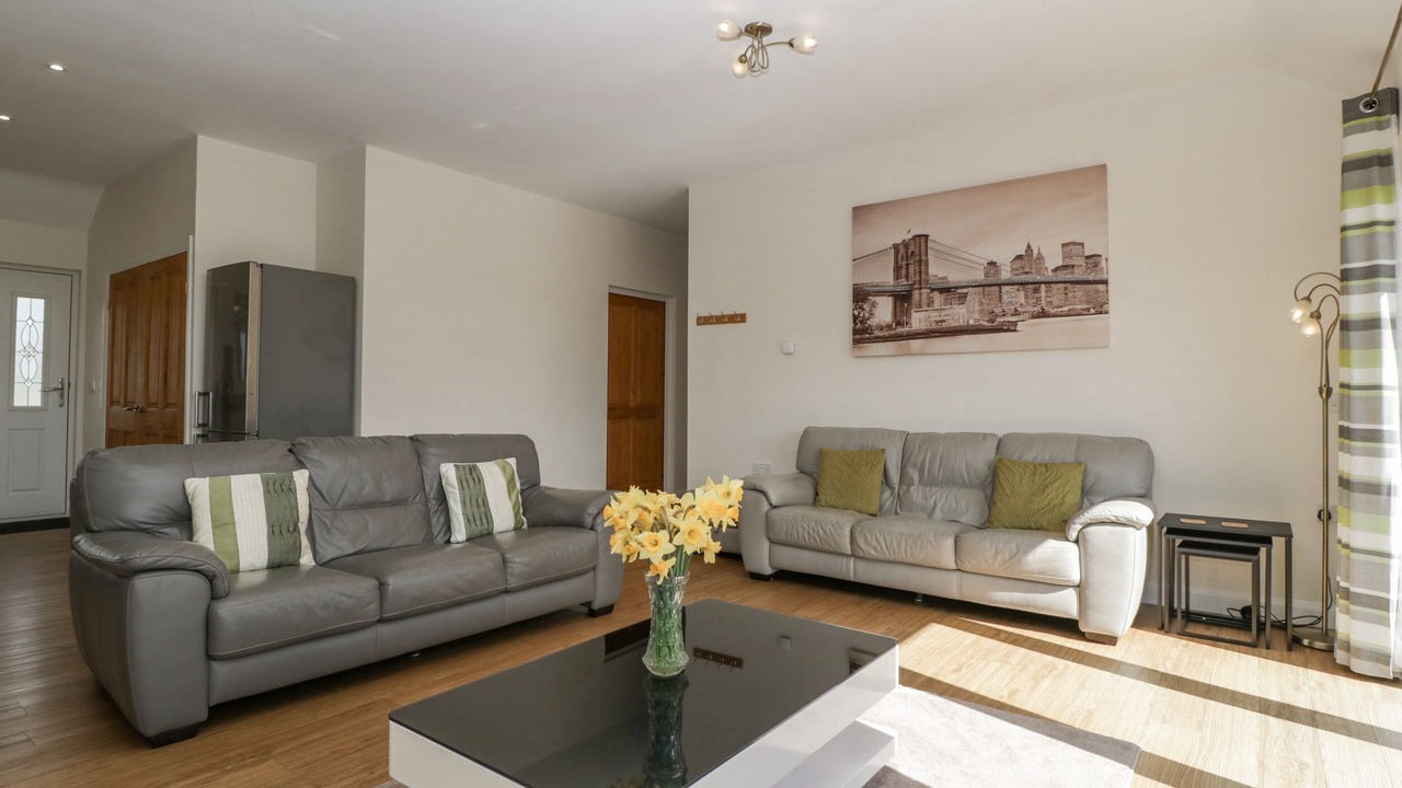 Photo of Others in Queen Camel