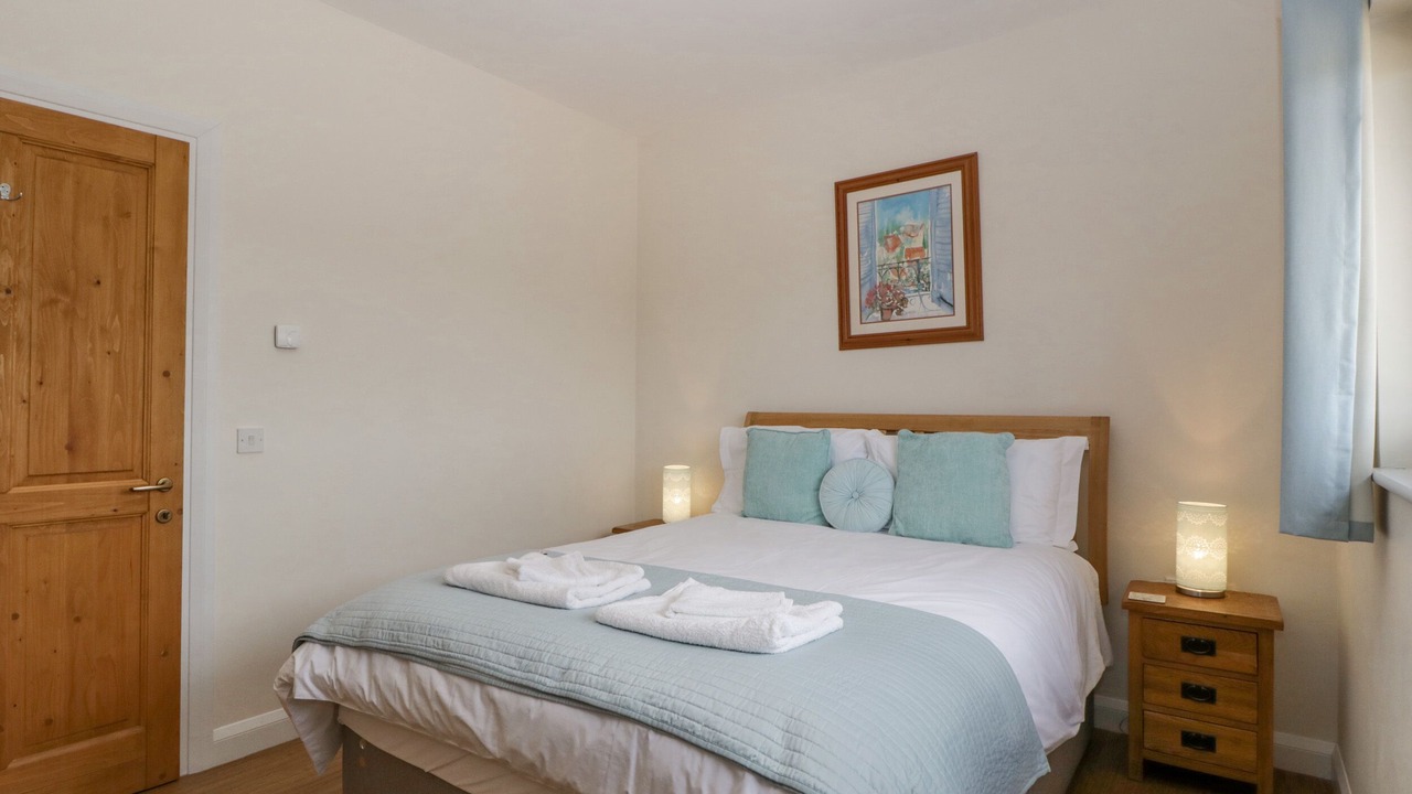 Photo of Others in Queen Camel