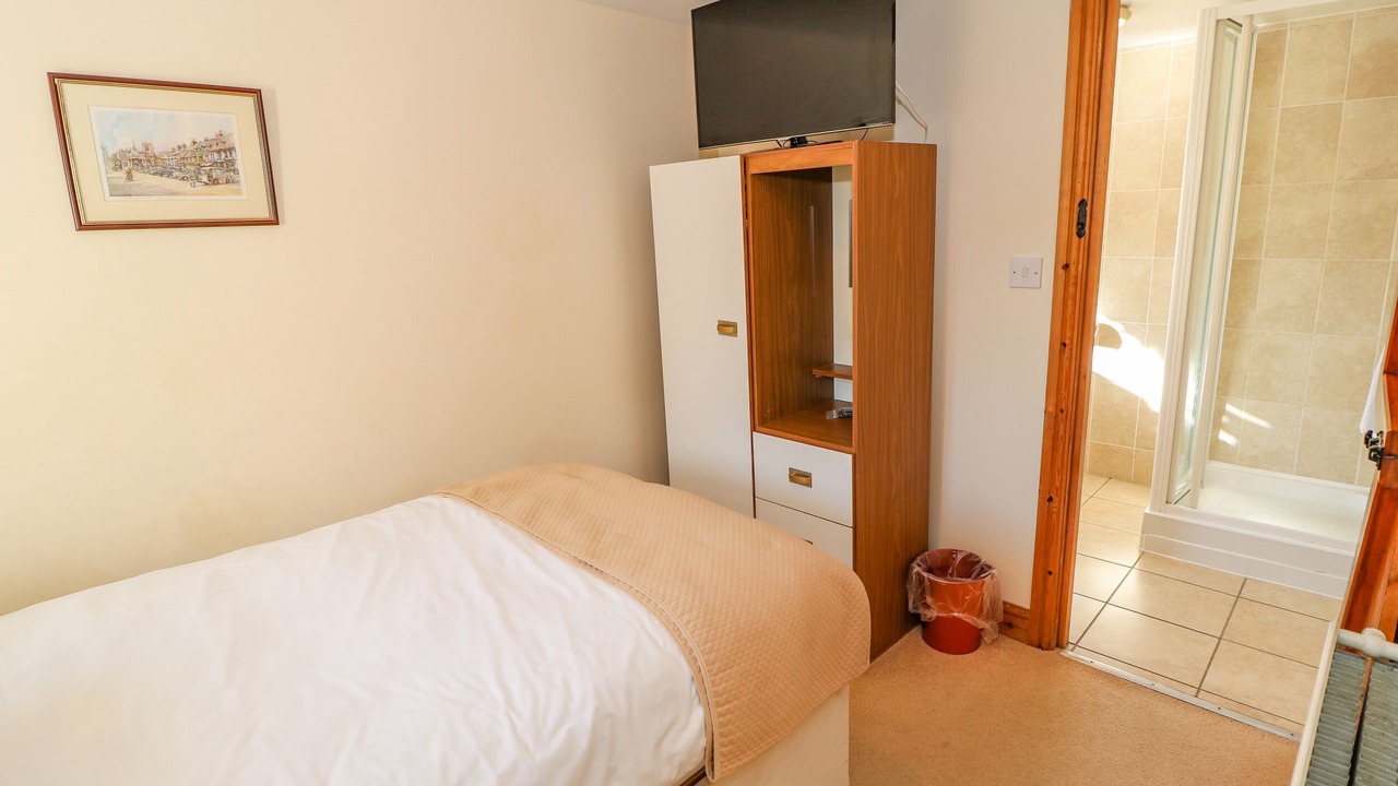 Photo of Others in Walsden