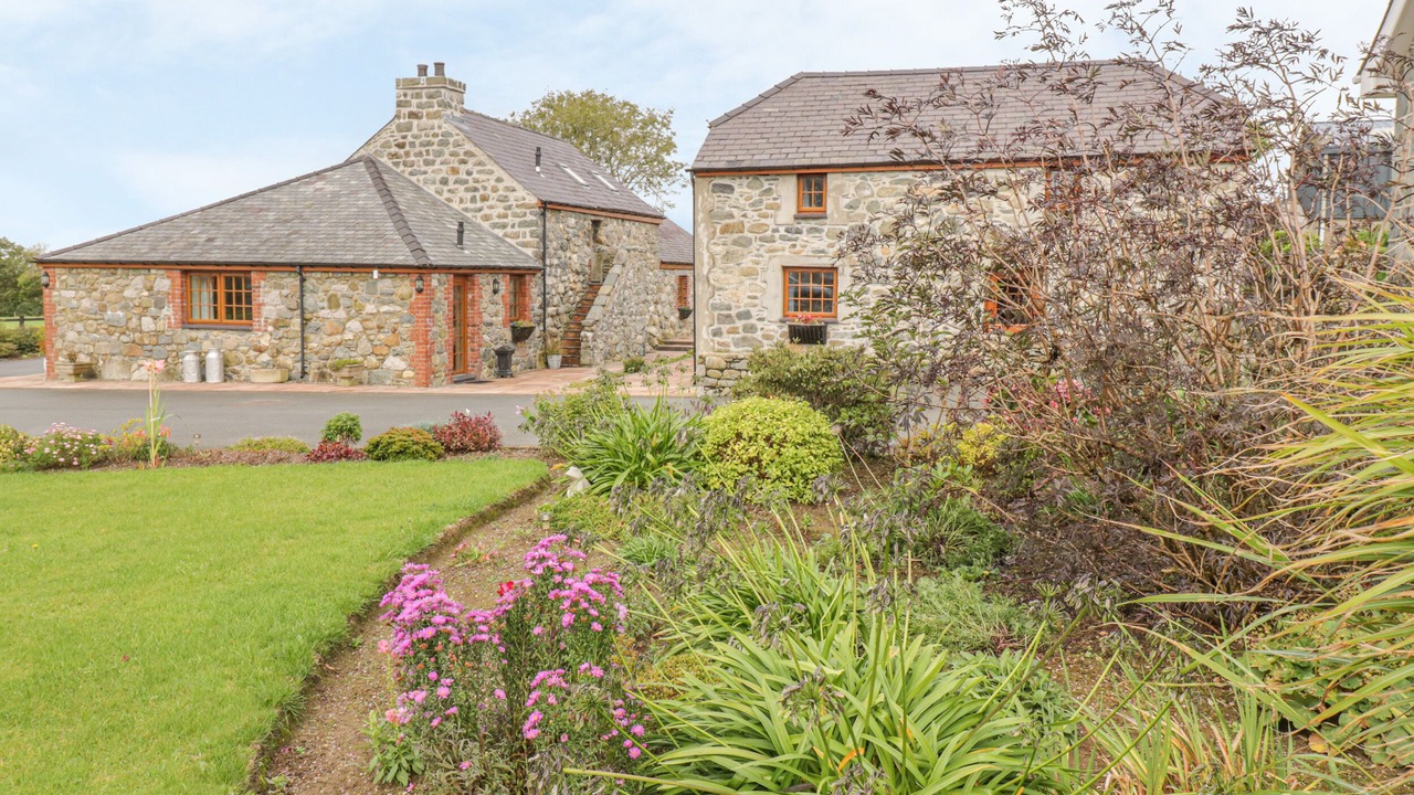 Photo of Others in Bont Newydd