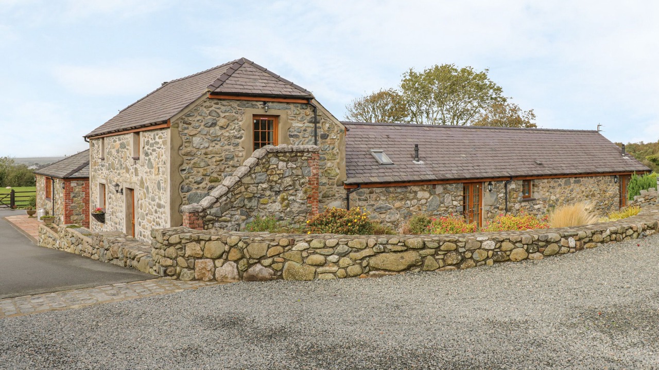 Photo of Others in Bont Newydd