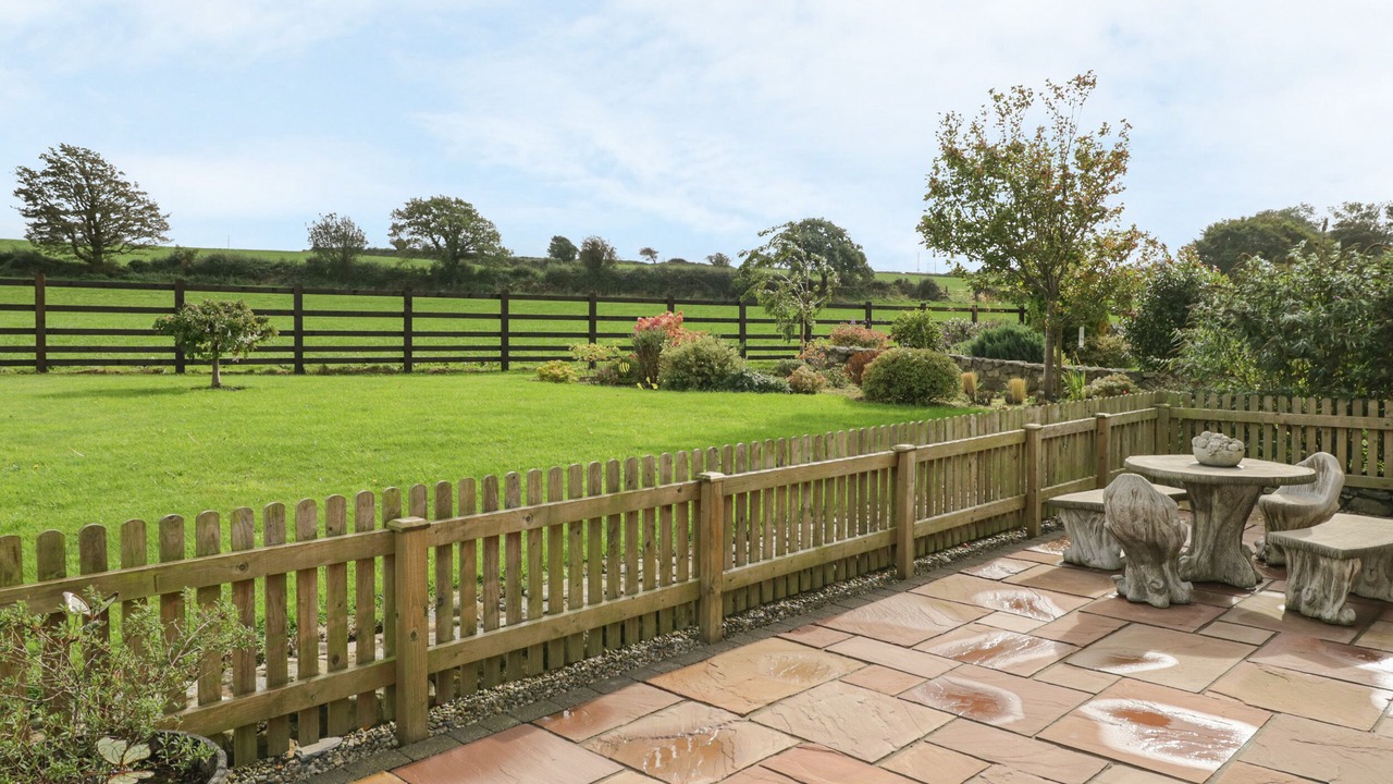 Photo of Others in Bont Newydd