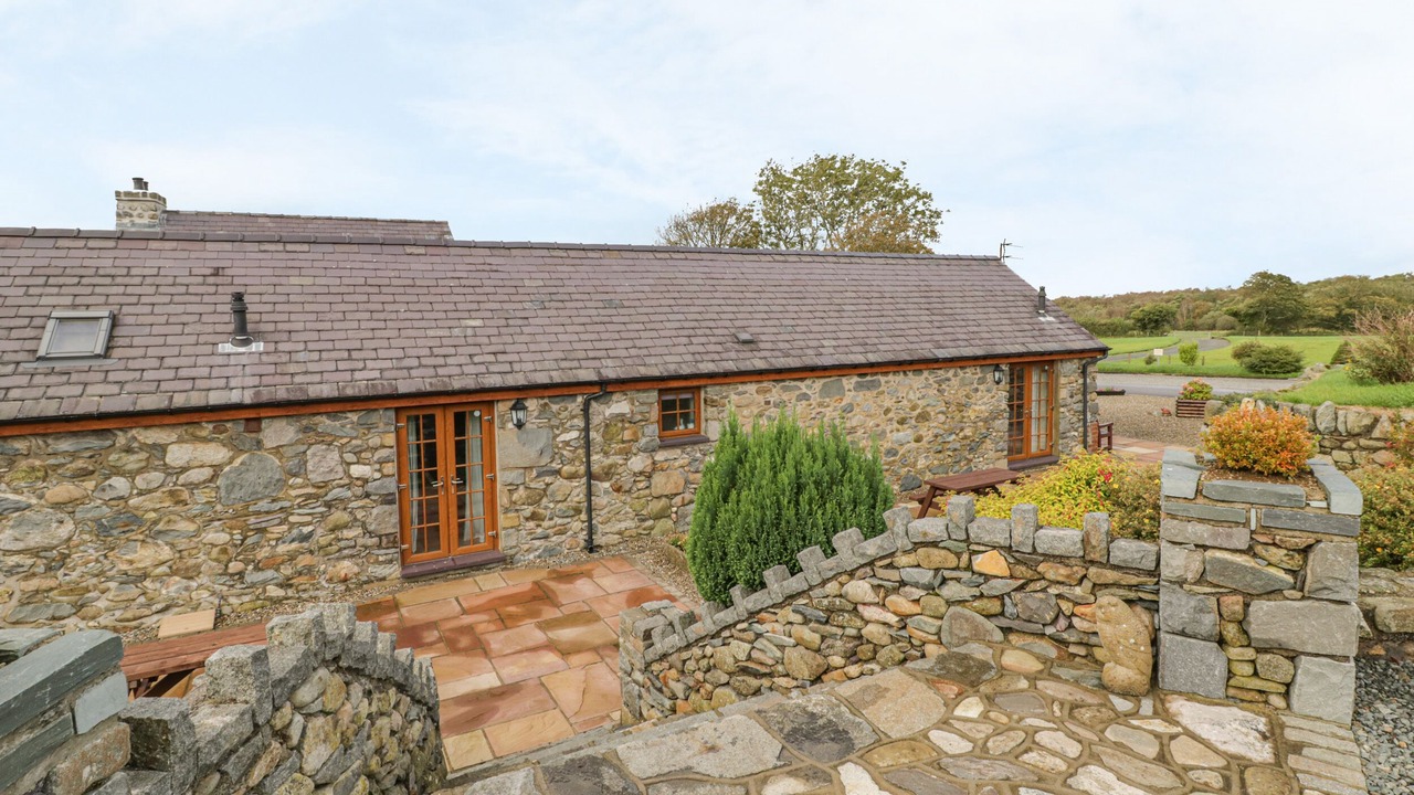 Photo of Others in Bont Newydd