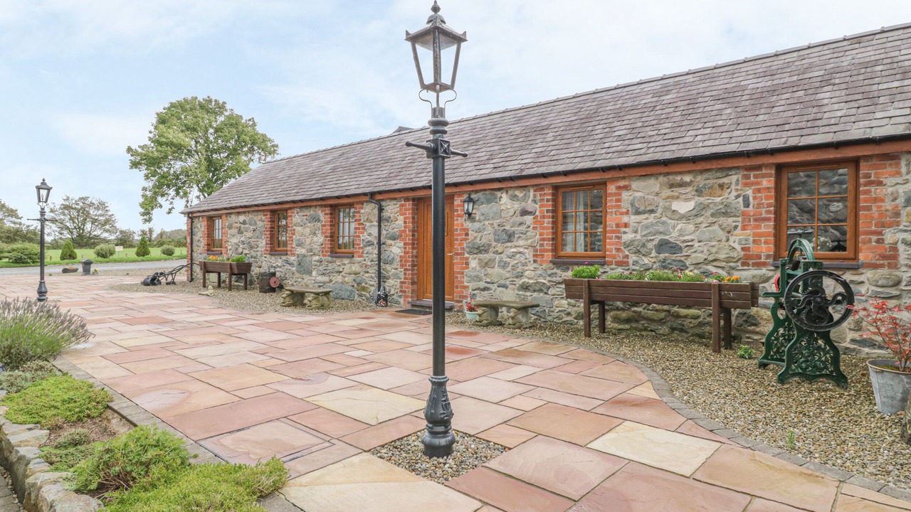 Photo of Others in Bont Newydd