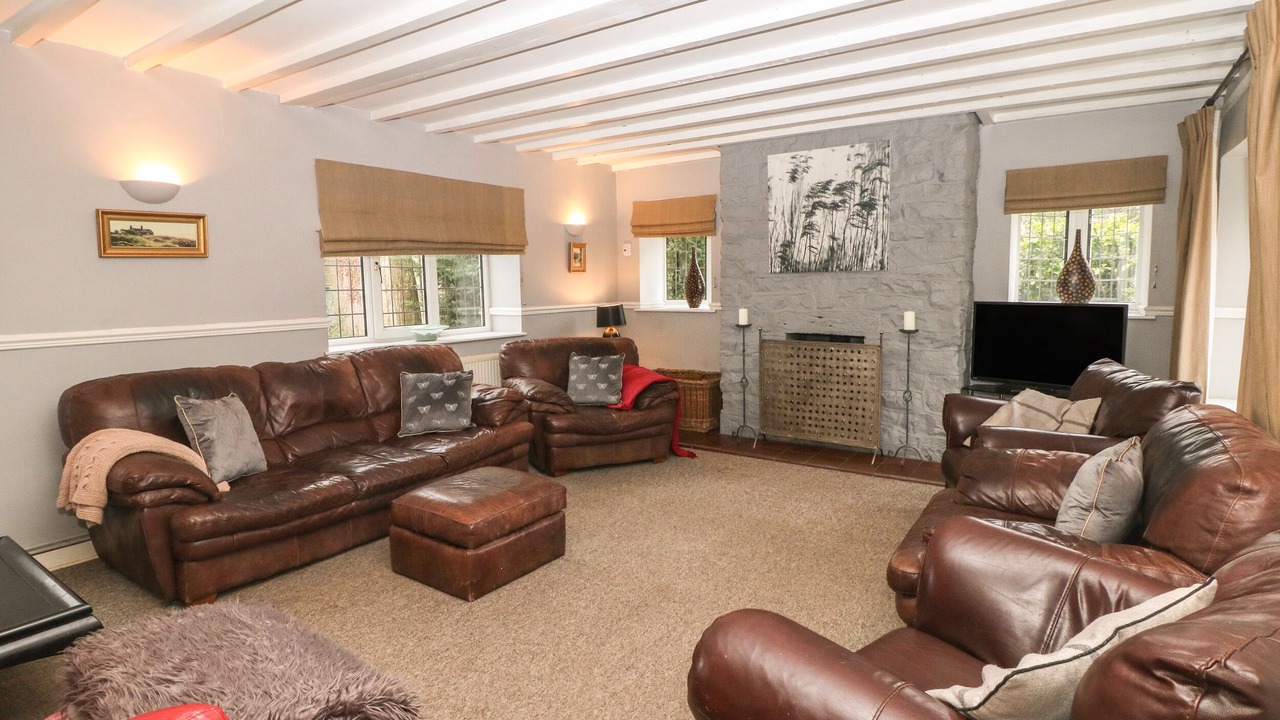 Photo of Livingroom in Farley