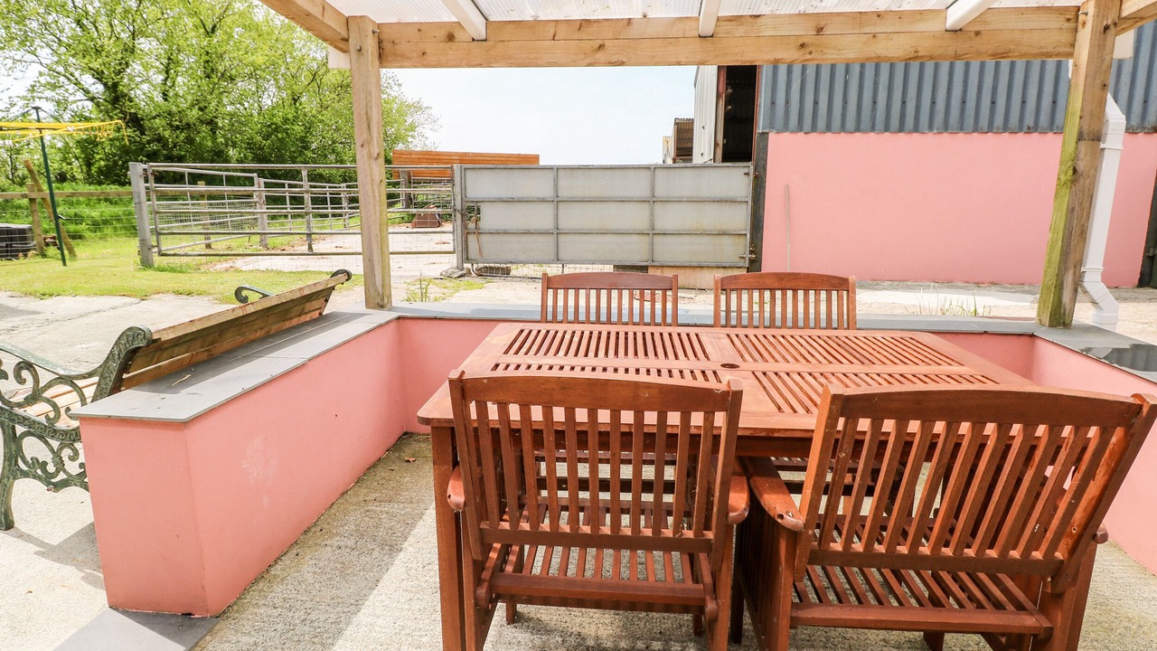 Photo of Patio Balcony in St Brides