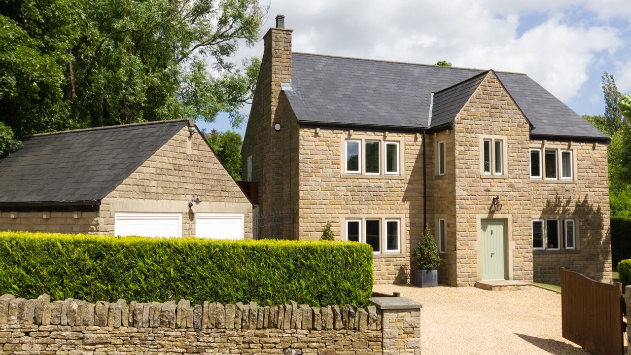 Photo of Outdoor in Padfield