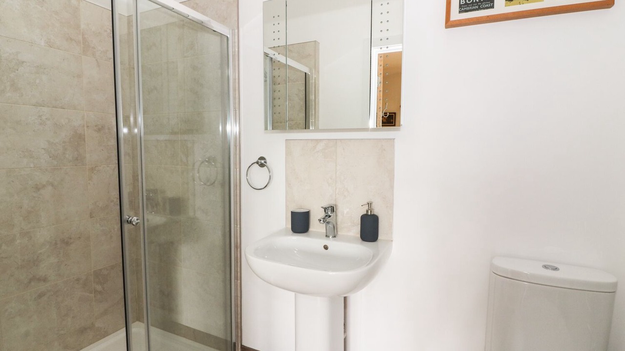 Photo of Others in Borth